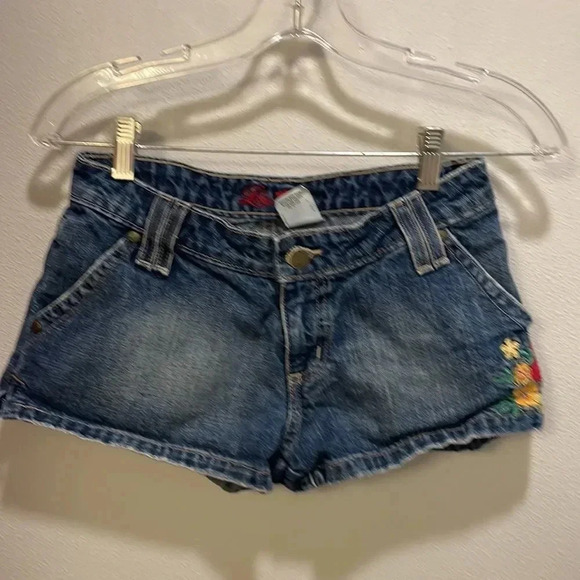 Lilu juniors denim shorts with flowers on them - Picture 2 of 10